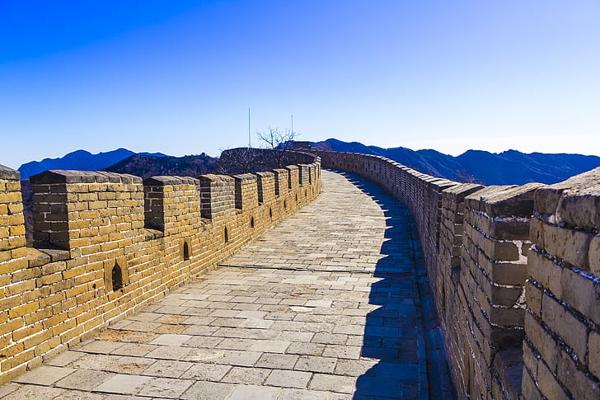 “千丝万缕”是什么意思？成语解释、出处及用法全解析